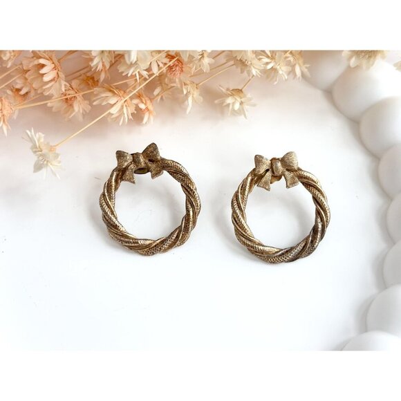 Gold Toned Braided Rope Bow Ribbon Vintage Post Back Holiday Themed Earrings - Picture 4 of 10